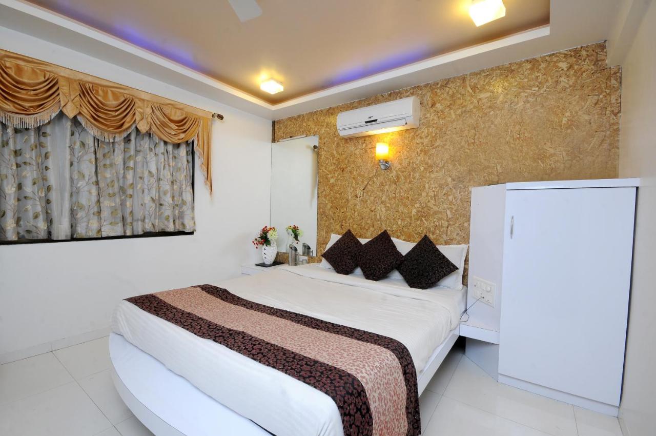 Hotel Vyankatesh & Pure Veg Restaurant Mahābaleshwar Buitenkant foto