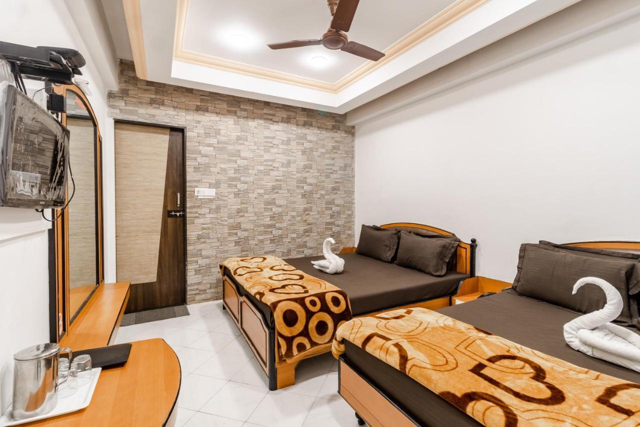 Hotel Vyankatesh & Pure Veg Restaurant Mahābaleshwar Buitenkant foto