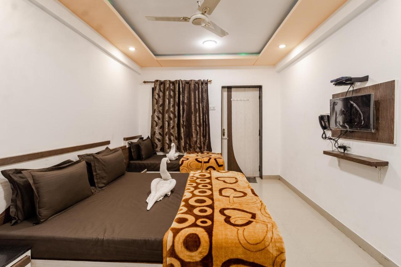 Hotel Vyankatesh & Pure Veg Restaurant Mahābaleshwar Buitenkant foto