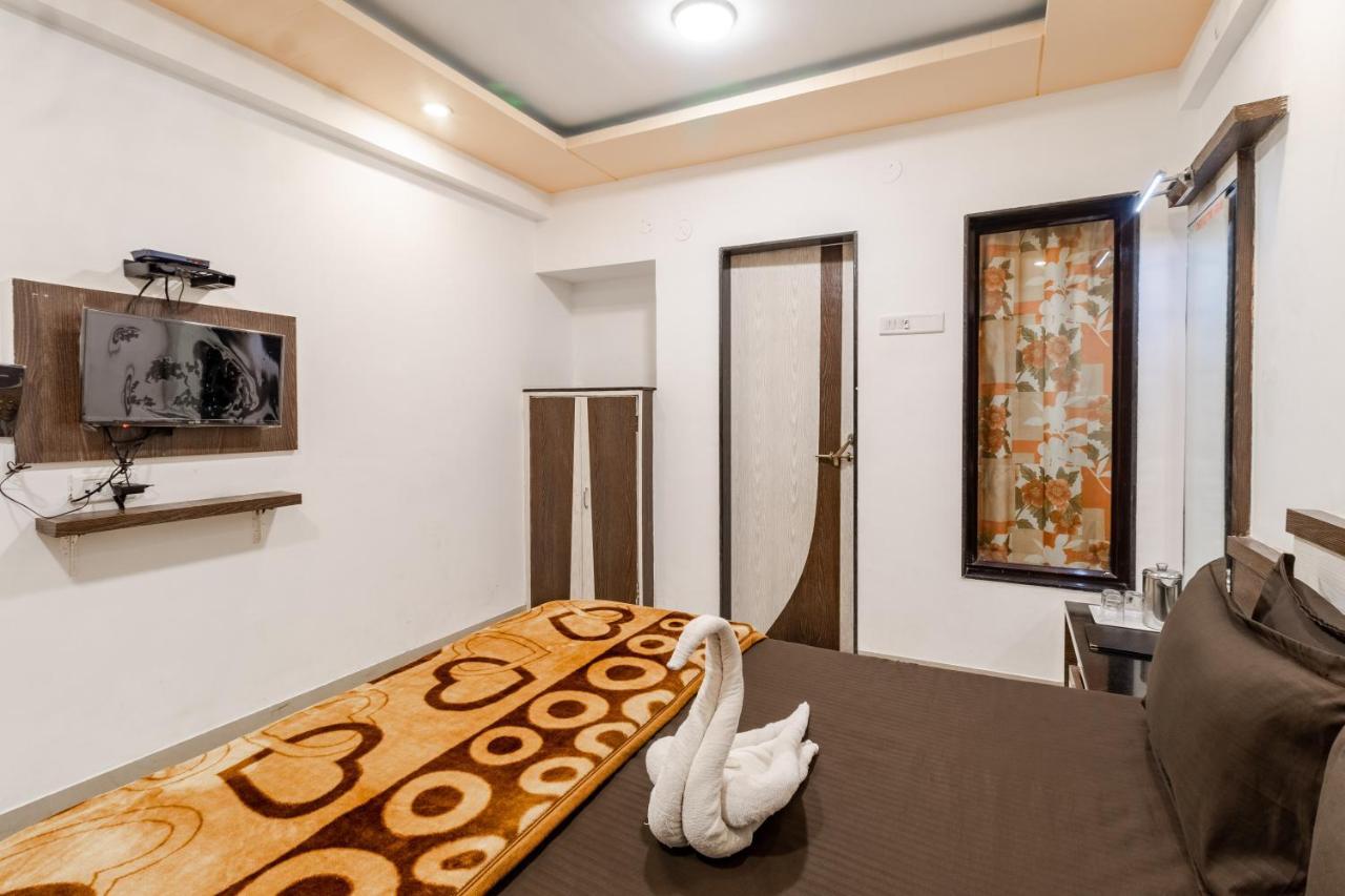 Hotel Vyankatesh & Pure Veg Restaurant Mahābaleshwar Buitenkant foto
