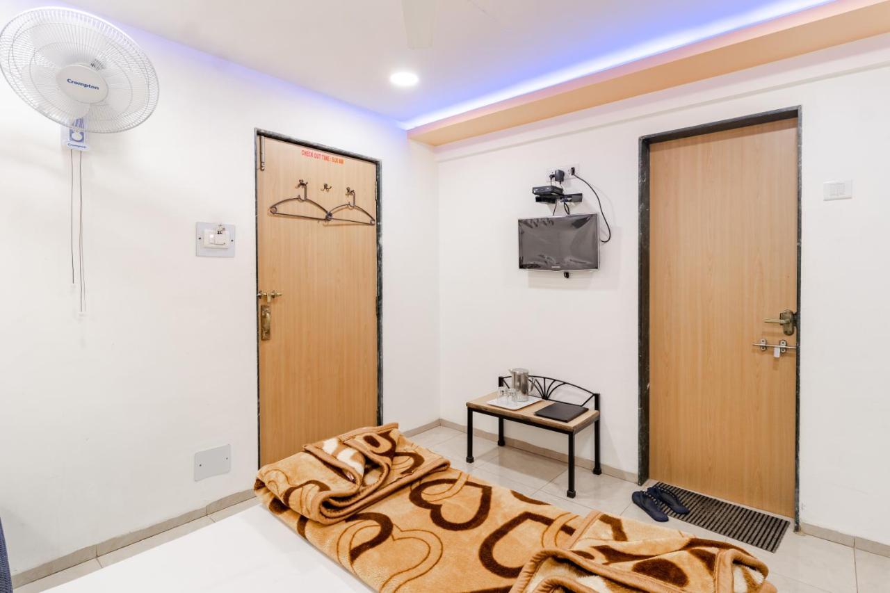 Hotel Vyankatesh & Pure Veg Restaurant Mahābaleshwar Buitenkant foto