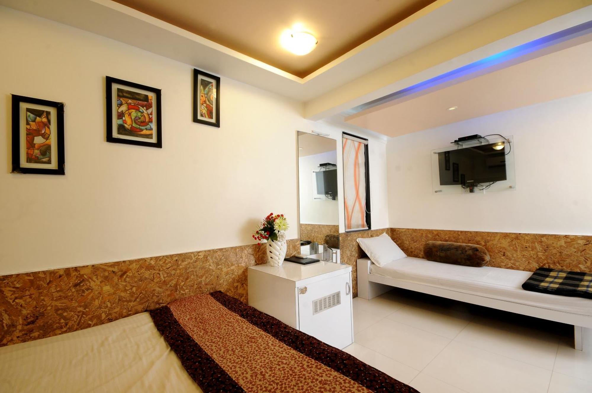 Hotel Vyankatesh & Pure Veg Restaurant Mahābaleshwar Buitenkant foto