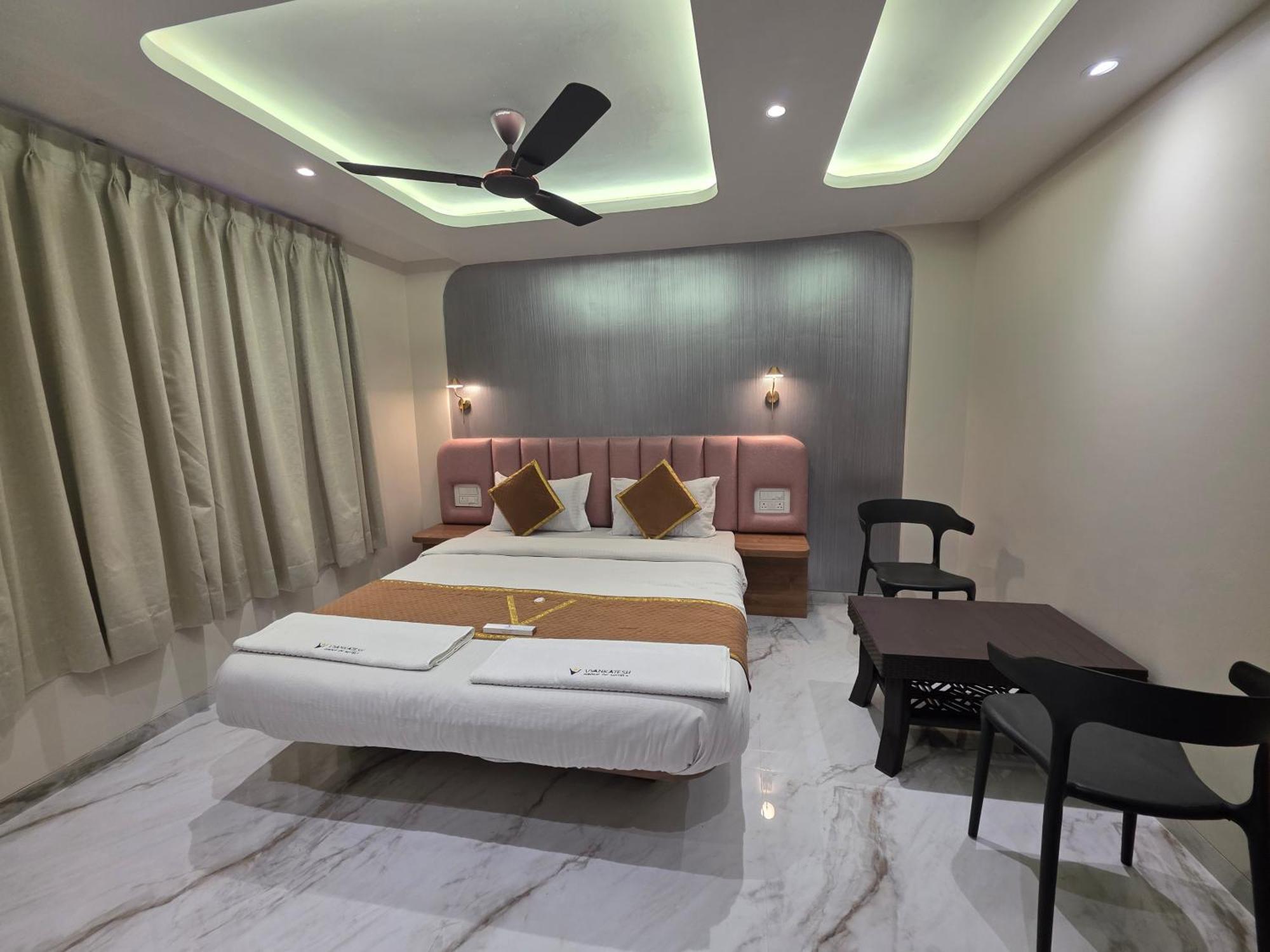 Hotel Vyankatesh & Pure Veg Restaurant Mahābaleshwar Buitenkant foto